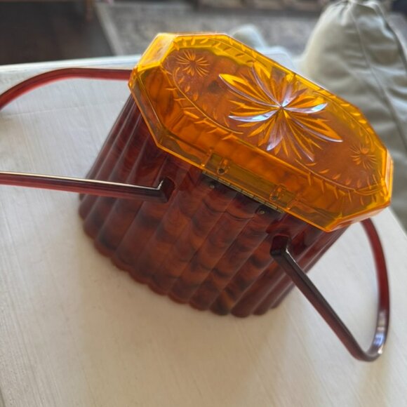 Vintage Lucite Amber Barrel Bag with Gold Clasp - Picture 7 of 10